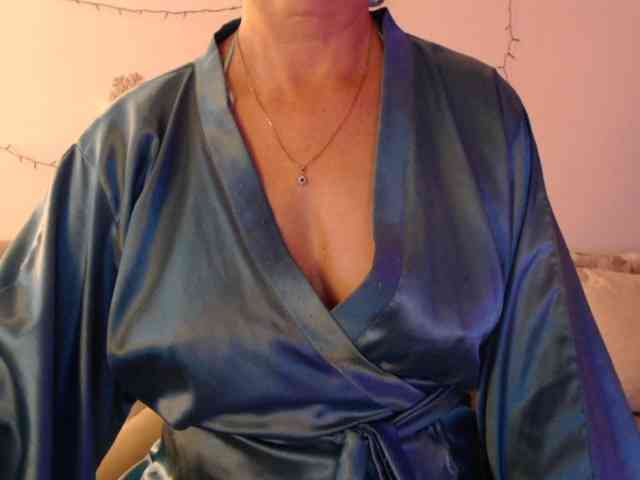 goodSnowQueen webcam