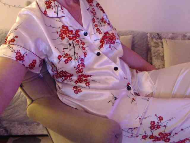 goodSnowQueen webcam