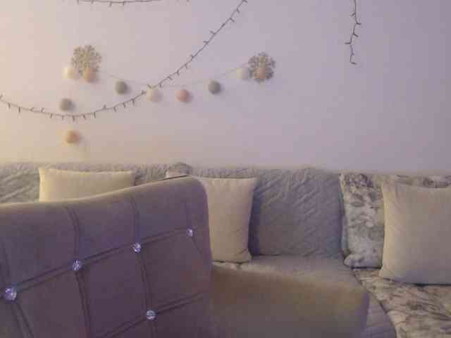 goodSnowQueen webcam