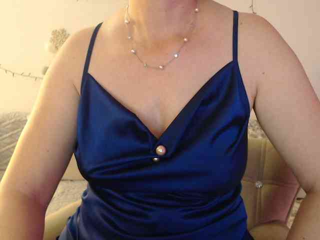 goodSnowQueen webcam