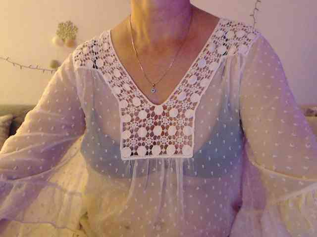 goodSnowQueen webcam
