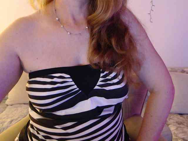 goodSnowQueen webcam