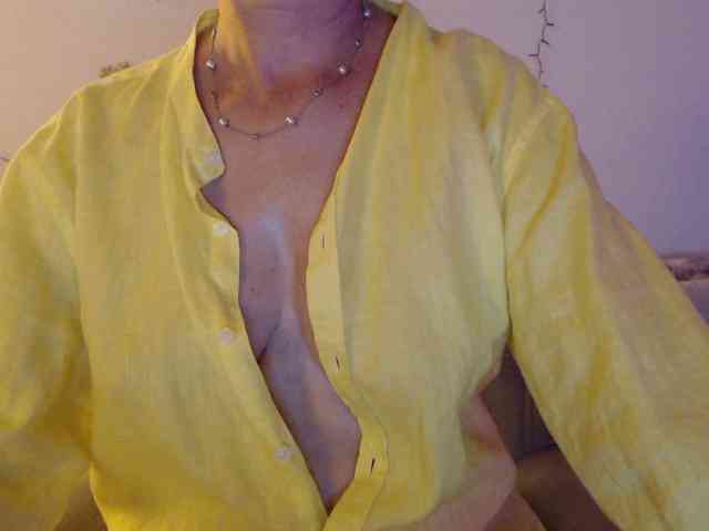 goodSnowQueen webcam