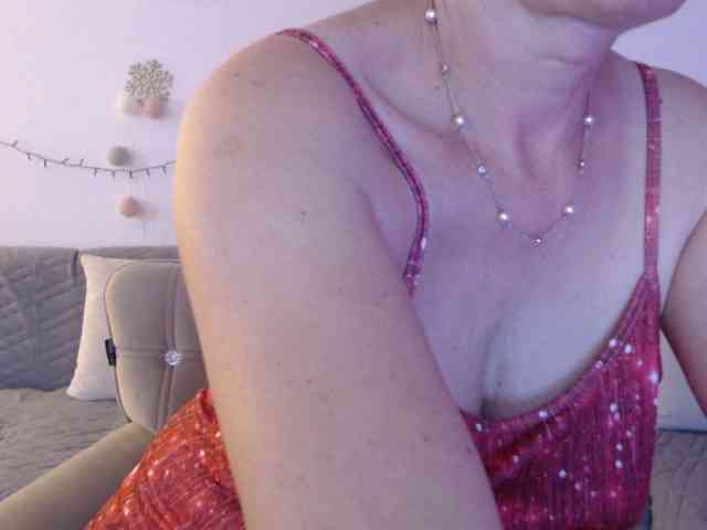 goodSnowQueen webcam