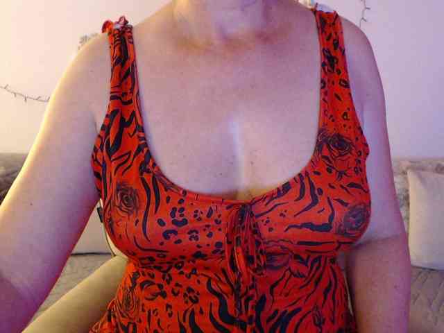 goodSnowQueen webcam