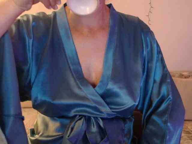 goodSnowQueen webcam