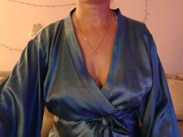 goodSnowQueen webcam