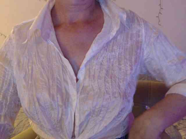goodSnowQueen webcam