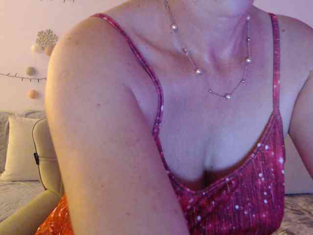 goodSnowQueen webcam