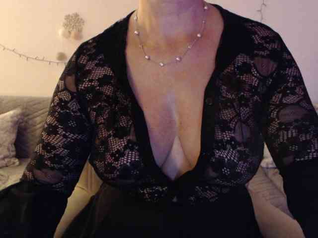 goodSnowQueen webcam
