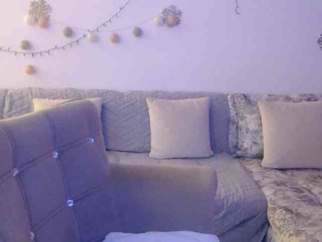 goodSnowQueen webcam