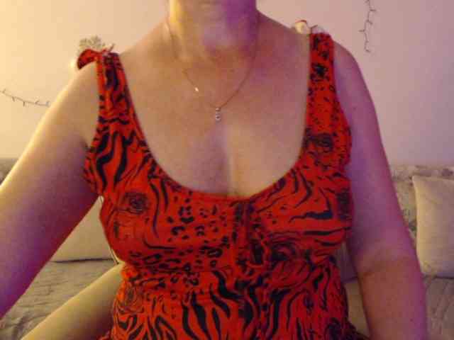goodSnowQueen webcam