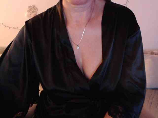 goodSnowQueen webcam