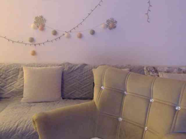 goodSnowQueen webcam