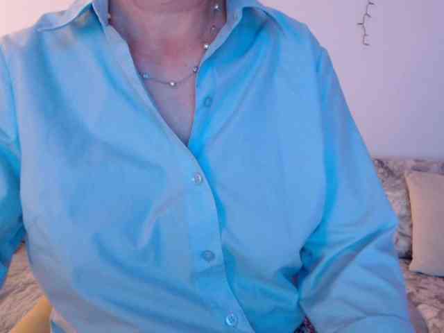 goodSnowQueen webcam
