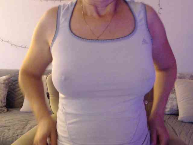 goodSnowQueen webcam