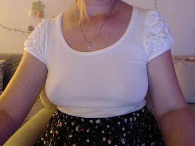 goodSnowQueen webcam