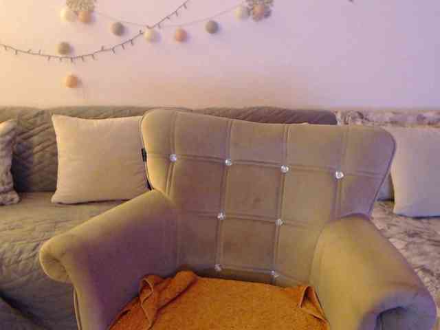 goodSnowQueen webcam