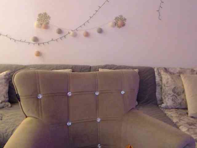 goodSnowQueen webcam
