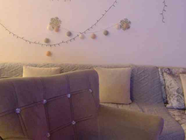 goodSnowQueen webcam