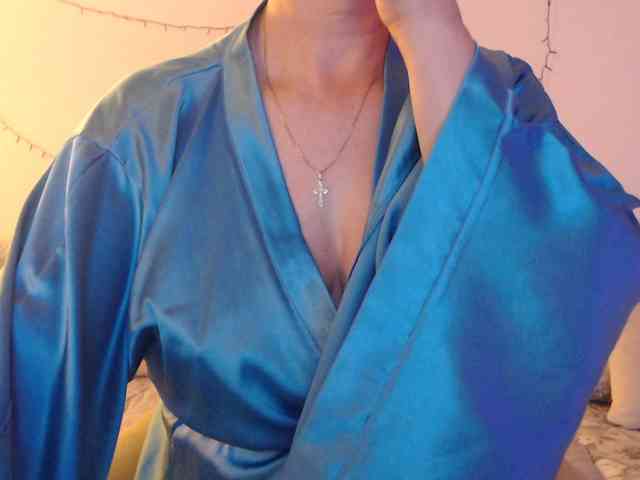 goodSnowQueen webcam