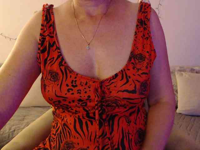 goodSnowQueen webcam