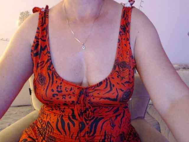 goodSnowQueen webcam