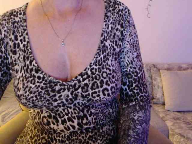 goodSnowQueen webcam
