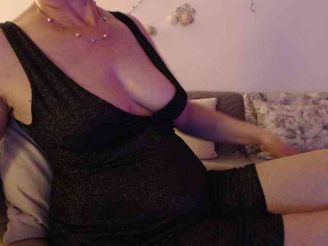 goodSnowQueen webcam