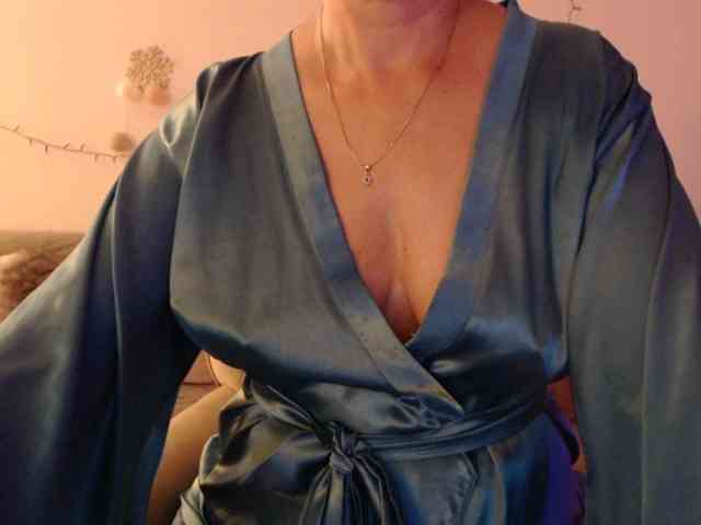 goodSnowQueen webcam