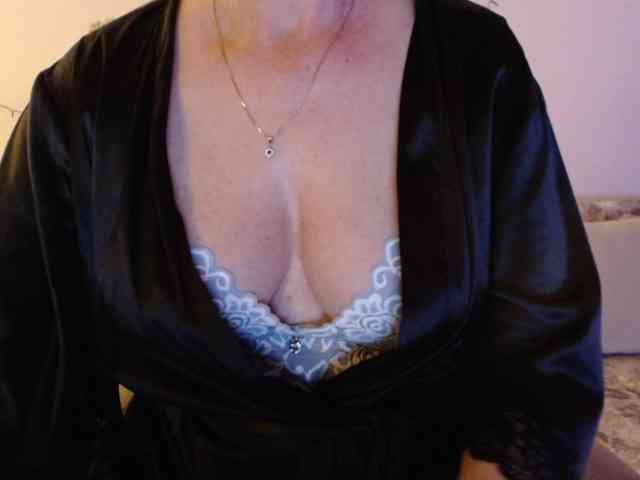 goodSnowQueen webcam