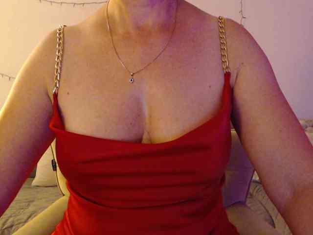 goodSnowQueen webcam