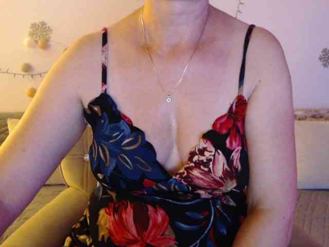 goodSnowQueen webcam