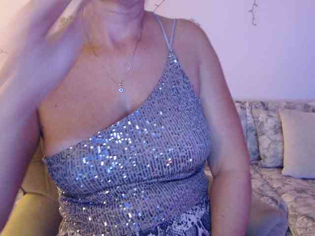 goodSnowQueen goodSnowQueen