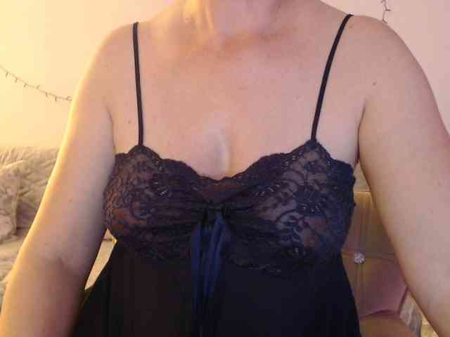 goodSnowQueen webcam