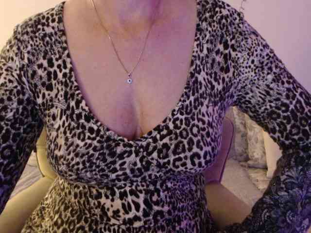 goodSnowQueen webcam