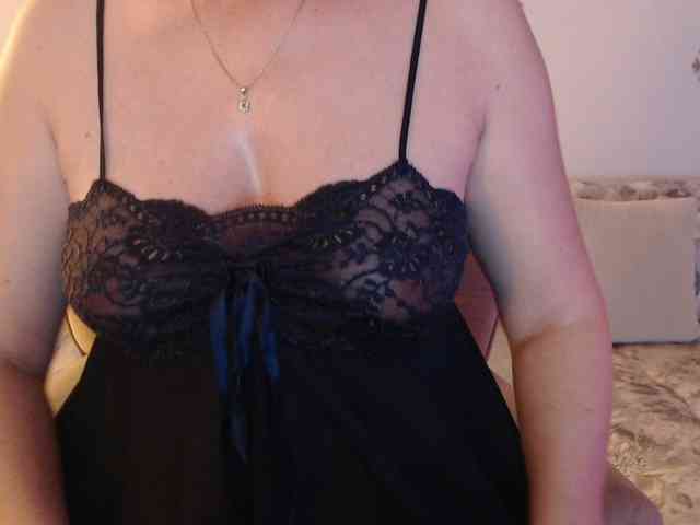 goodSnowQueen webcam