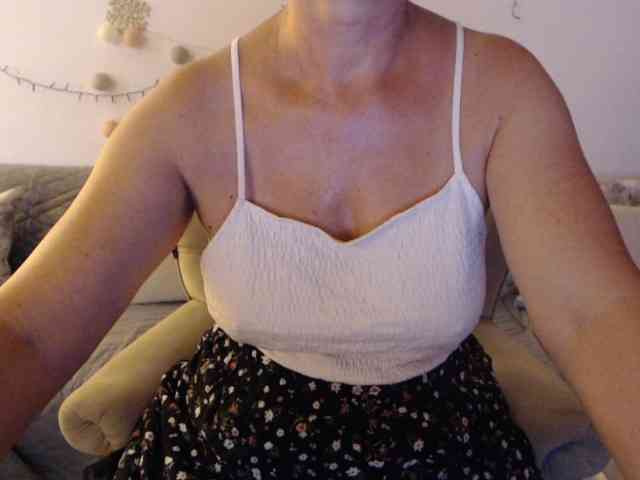 goodSnowQueen webcam