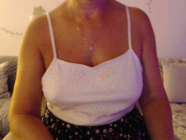 goodSnowQueen webcam