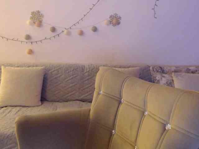 goodSnowQueen webcam