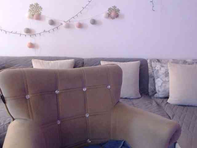goodSnowQueen webcam