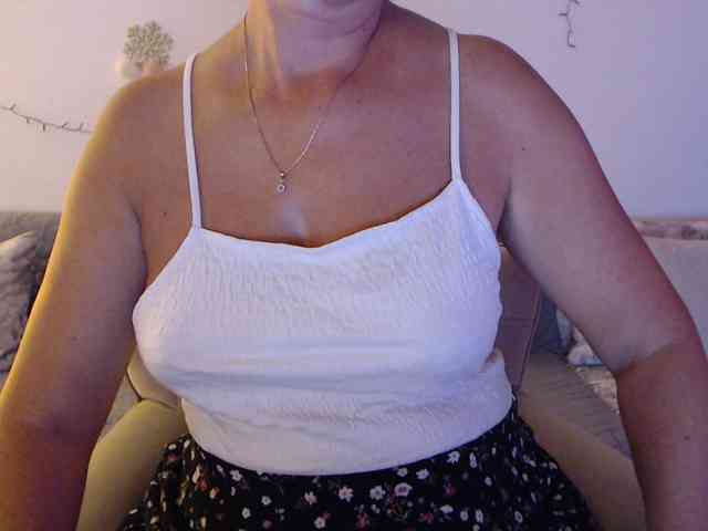 goodSnowQueen webcam