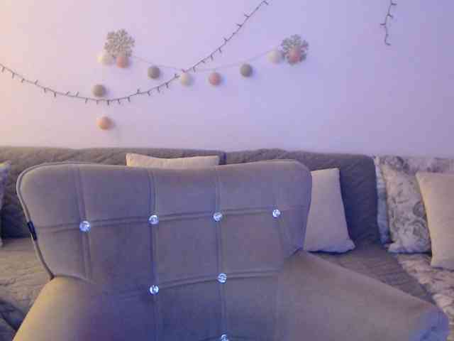 goodSnowQueen webcam