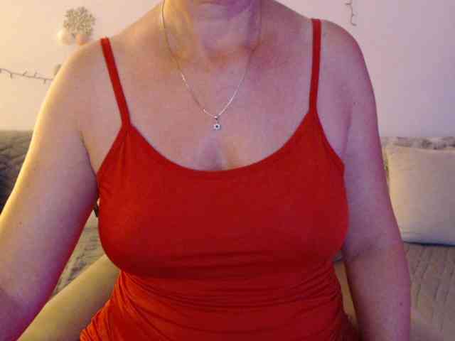 goodSnowQueen webcam