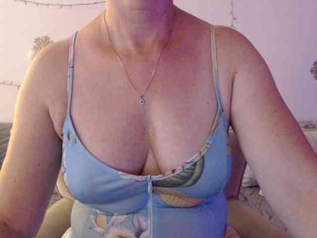 goodSnowQueen webcam