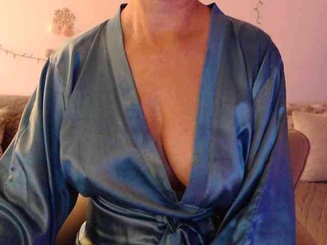 goodSnowQueen goodSnowQueen