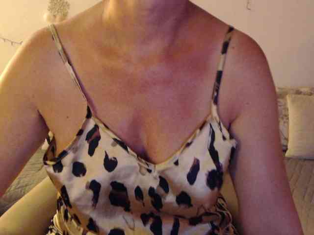 goodSnowQueen webcam
