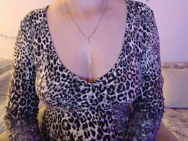 goodSnowQueen webcam