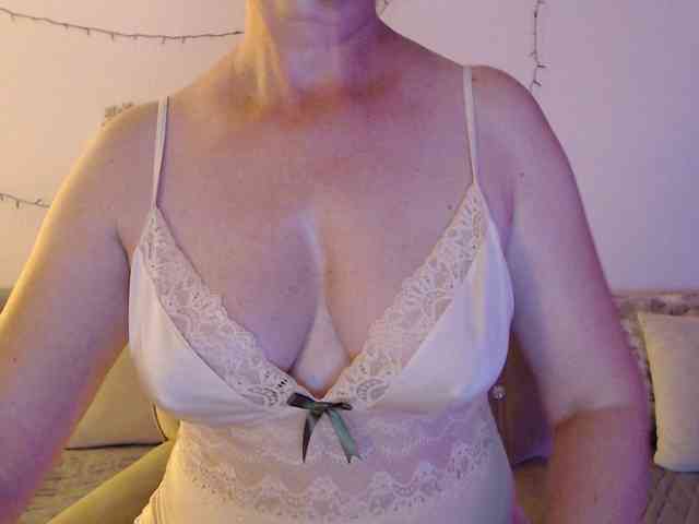 goodSnowQueen goodSnowQueen