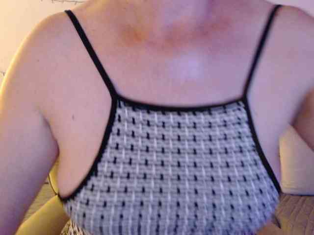 goodSnowQueen webcam